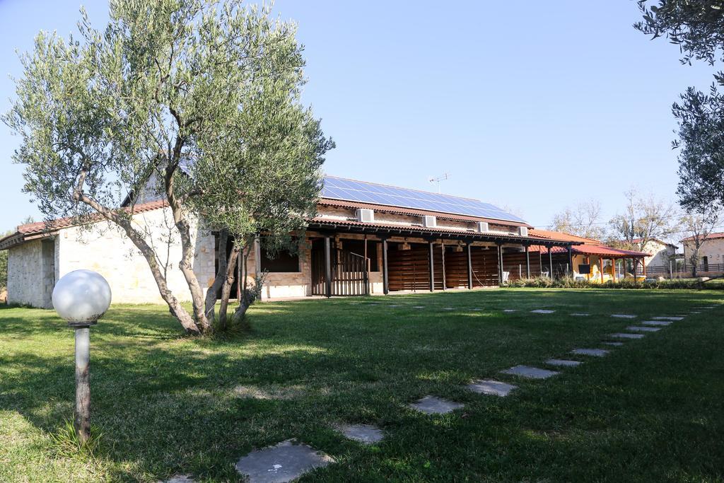 Gioulis Apartments & Studios Nea Plagia Exterior foto