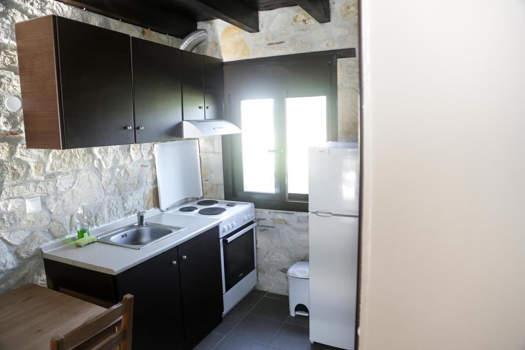 Gioulis Apartments & Studios Nea Plagia Exterior foto